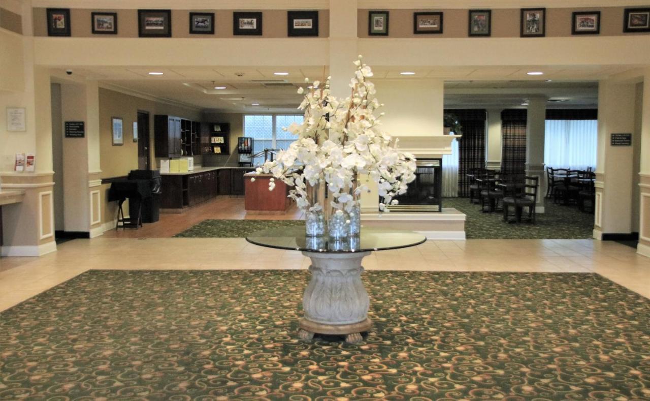 Hawthorn Suites By Wyndham Louisville East Екстериор снимка