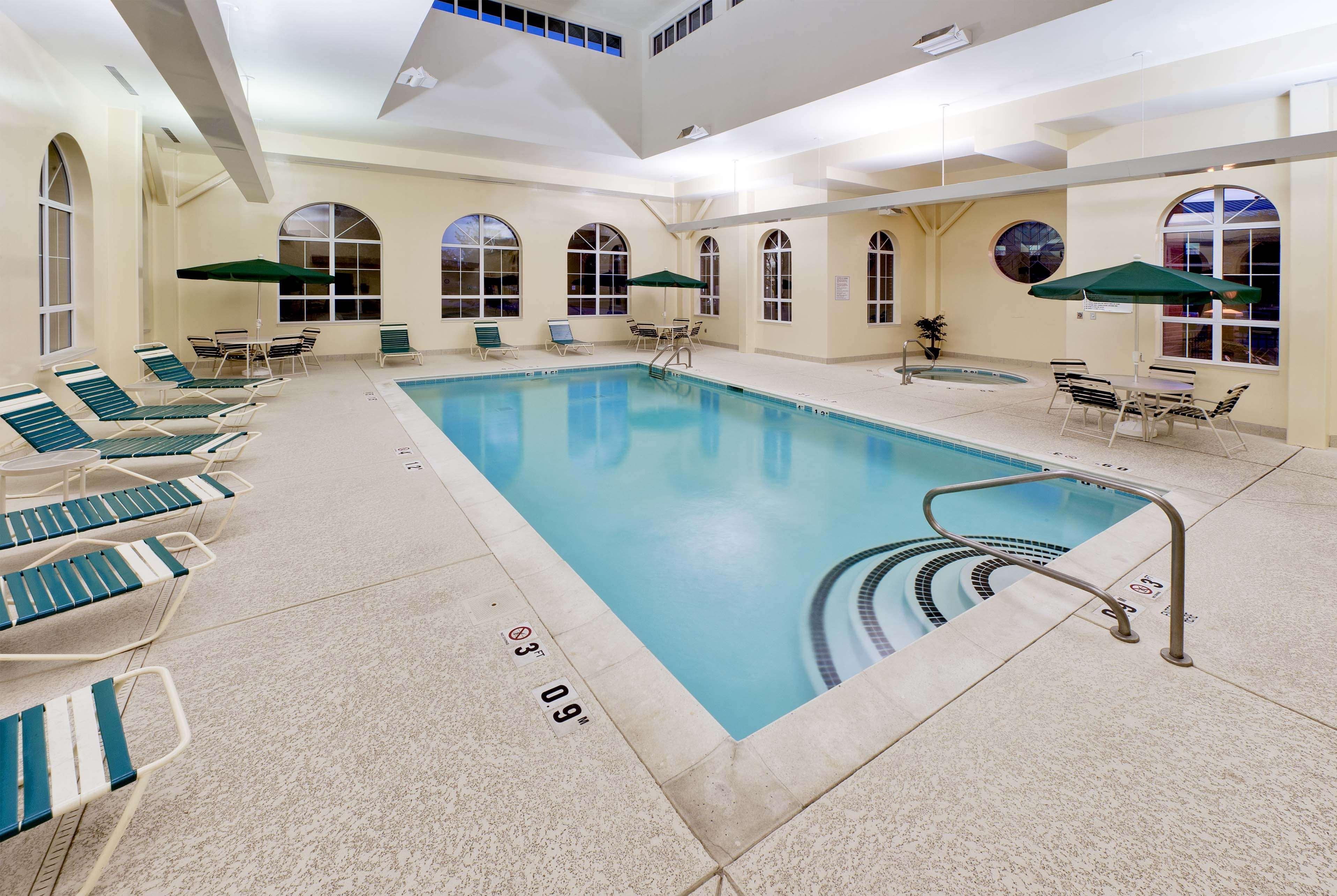 Hawthorn Suites By Wyndham Louisville East Екстериор снимка